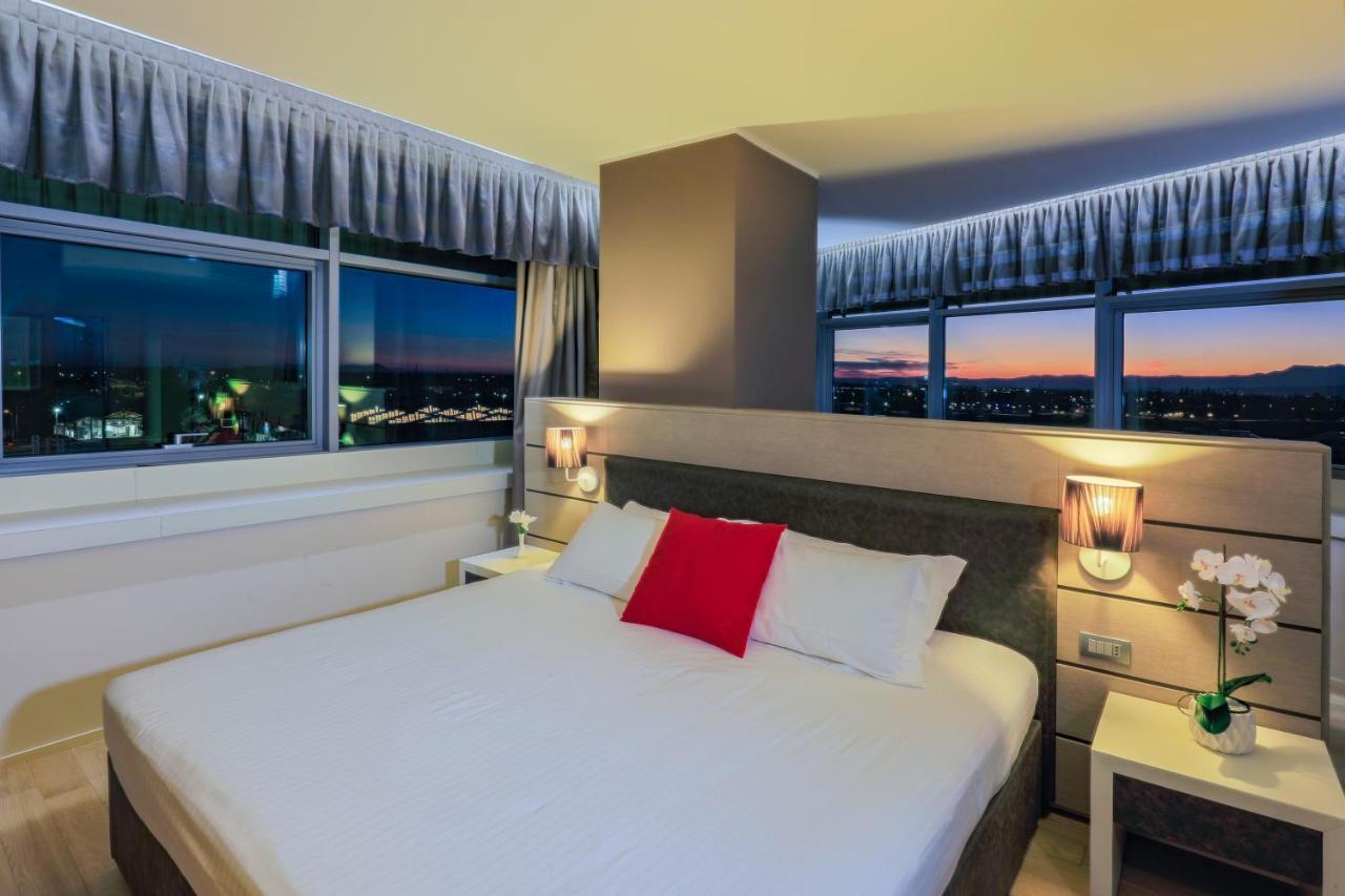 Glamour Hotel 4*